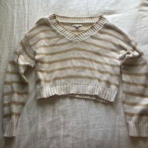 V- neck knitted sweater